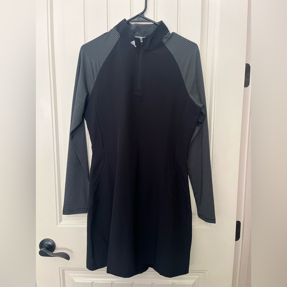 NWT Adidas Golf Dress Ladies Size Small Black Active Stretchy Back Pocket Darted - Picture 1 of 10